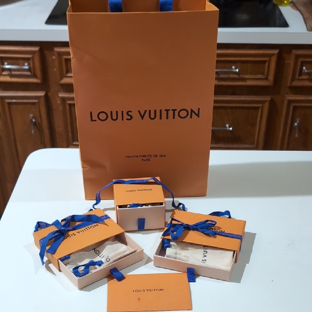Louis Vuitton Gift Set with Blue Ribbon
